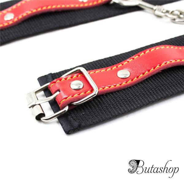 Черные наручники с кожаными красными ремнями - butashop.com