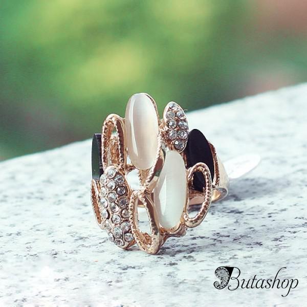 Кольцо с черными и белыми камнями - butashop.com